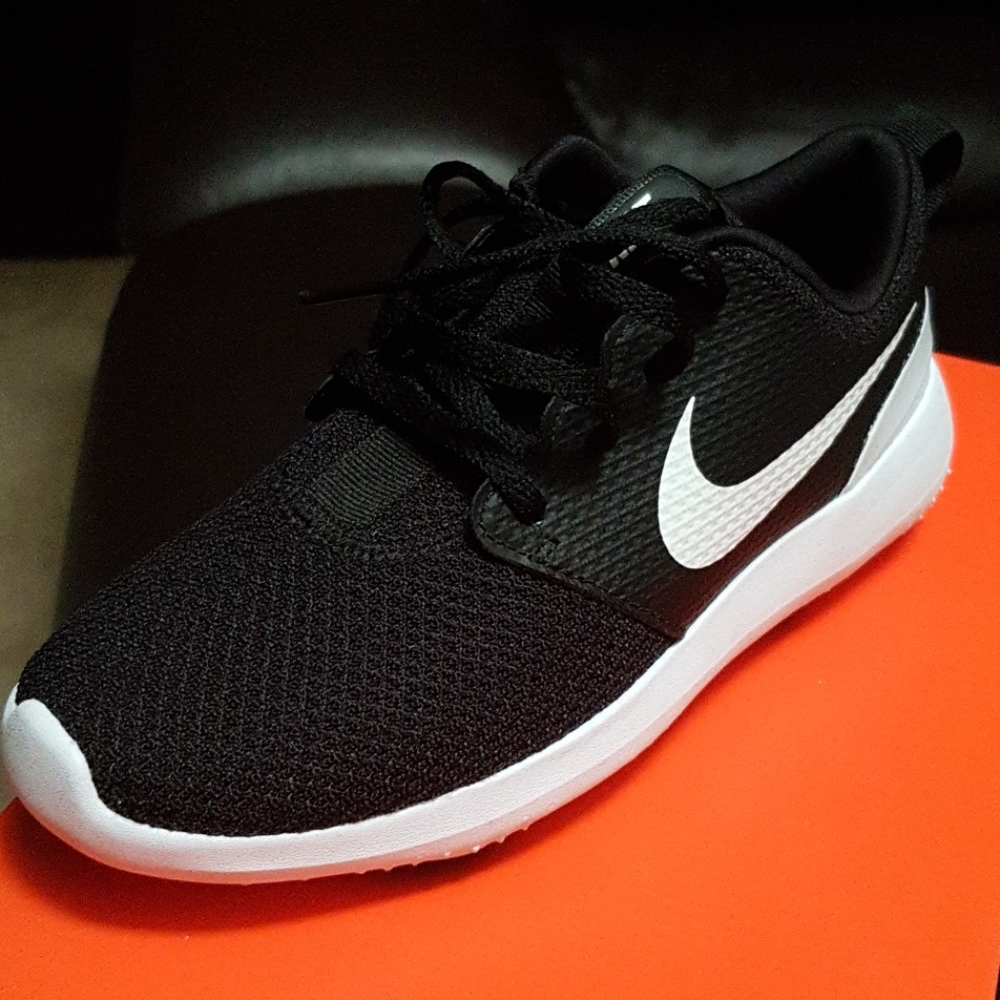 Nike Roshe G jr golf shoes